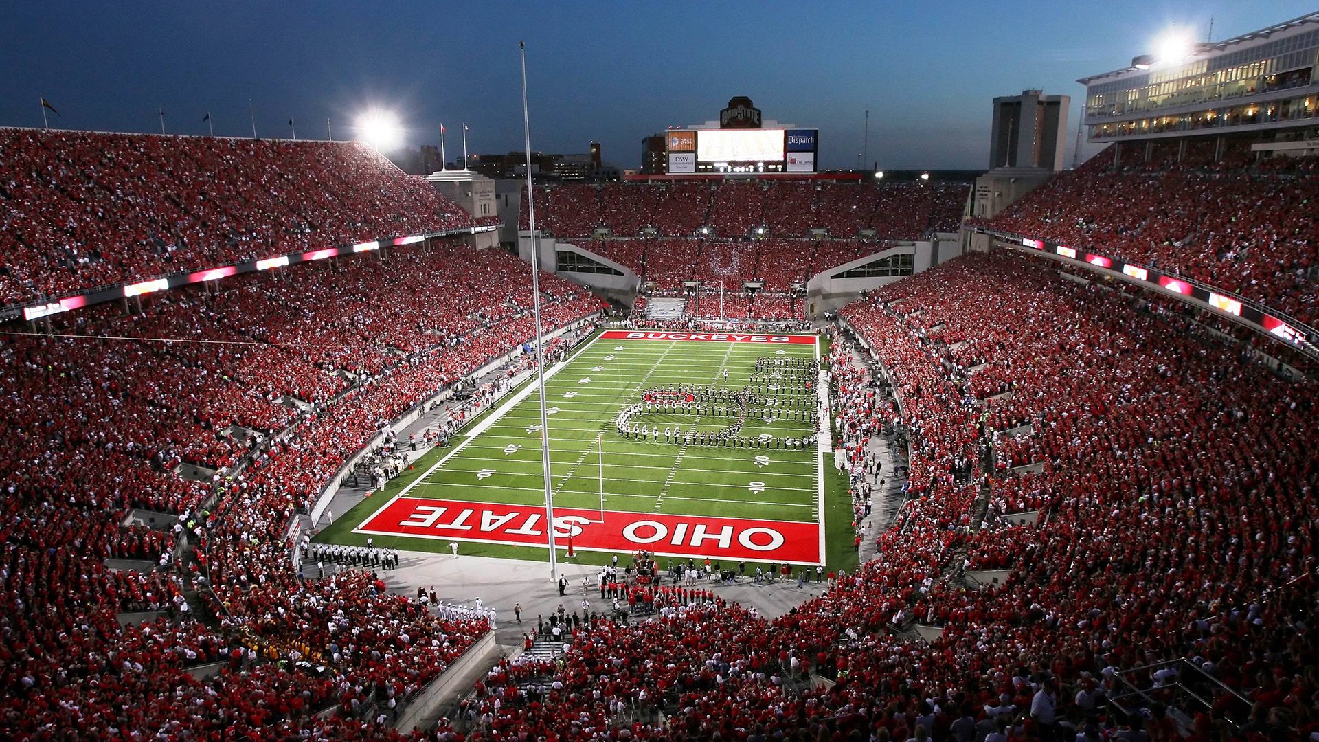 英超裁判采用最新技术，判罚更精准，2021赛季英超裁判